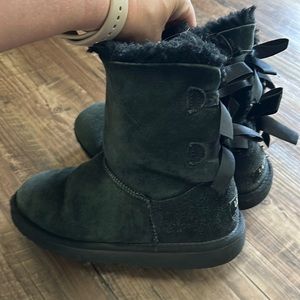 Ugg black Bailey bow boots big girl size 4